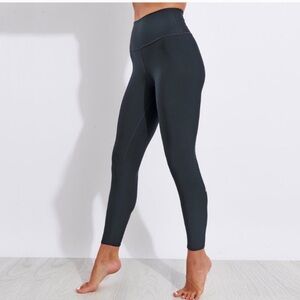 ALO Yoga Airlift High-Waisted Leggings Anthracite Blue